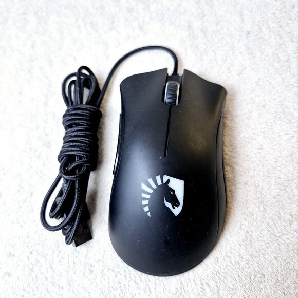 RAZER Deathadder Chroma Team Liquid Edition RZ01-0121 Gaming Mouse - Picture 1 of 8